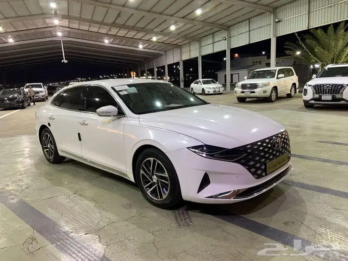 هونداي ازيرا 2020 بصمه شاشه قيادة ذاتيه مستورد 0