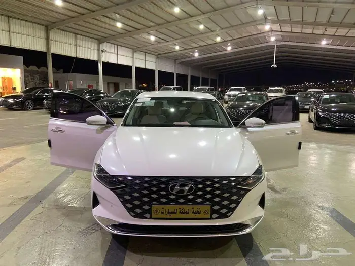 هونداي ازيرا 2020 بصمه شاشه قيادة ذاتيه مستورد 4