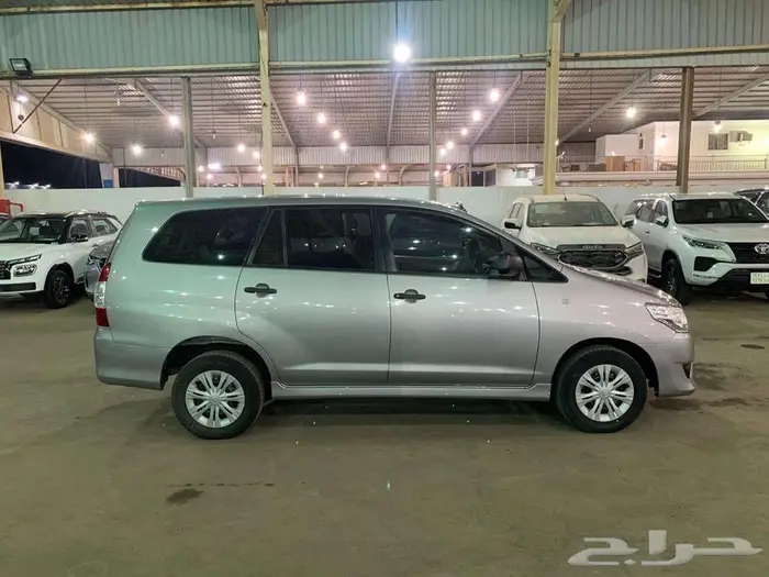 تويوتا انوفا موديل 2015 6