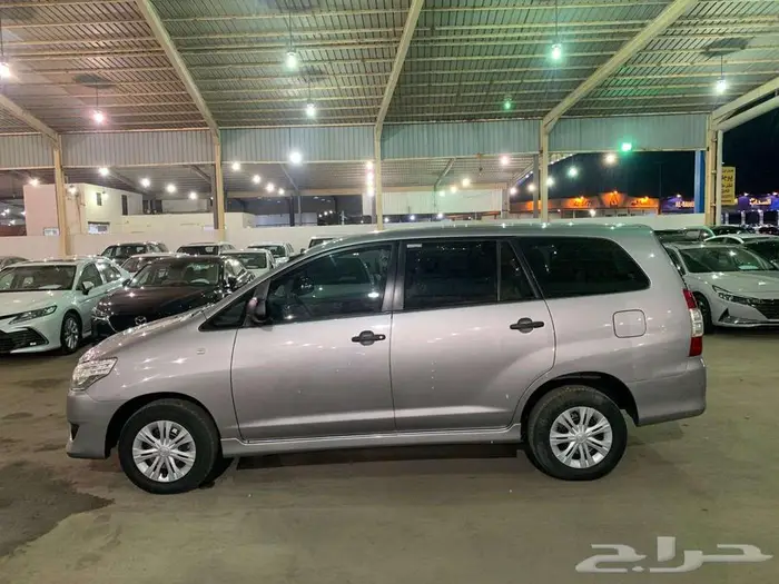 تويوتا انوفا موديل 2015 4