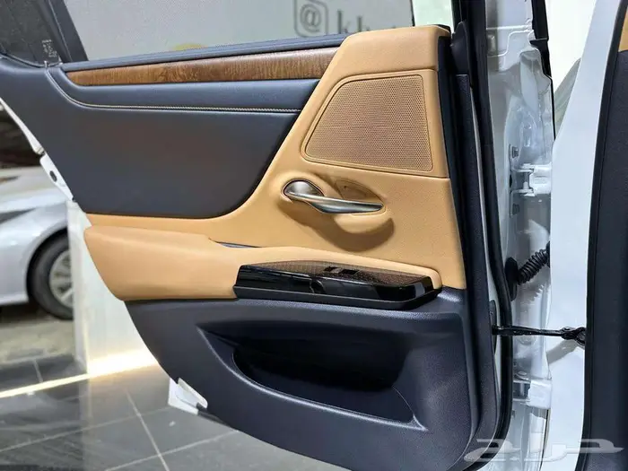 لكزس CC ES350 موديل 2025 بالنقد والتقسيط 13