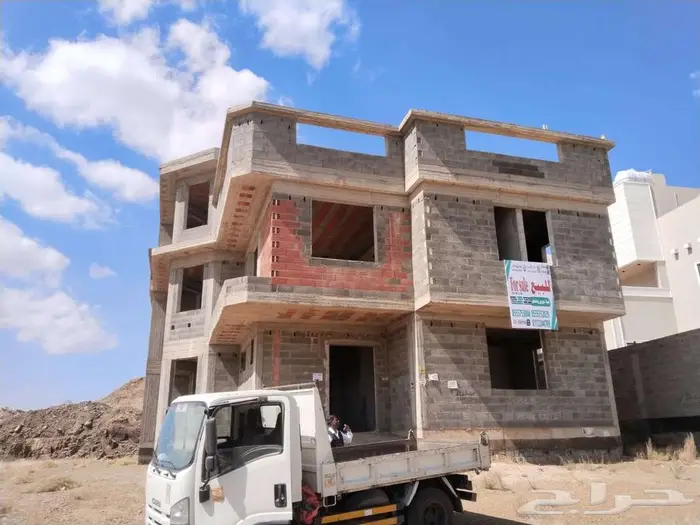 شمال مدينة ابها مخطط السوسن فله للبيع عظم 5