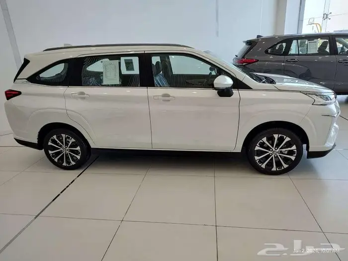 تويوتا فيلوز 2025 جميع الالوان GLX 4