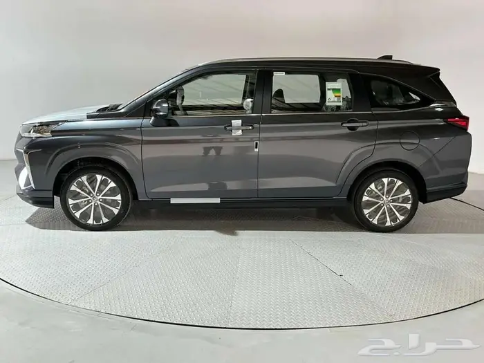 تويوتا فيلوز 2025 جميع الالوان GLX 3