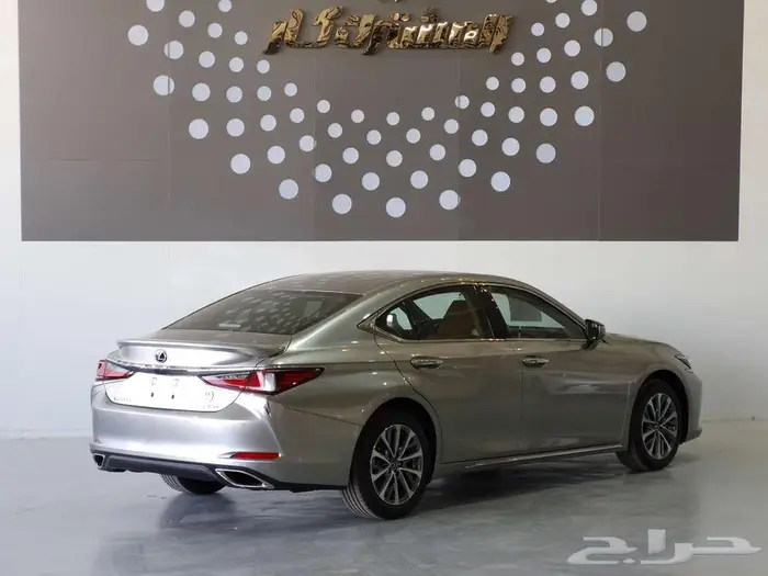 لكزس ES350 فئة CA الساير تيتانيوم 2025 باقل الاسعار 1