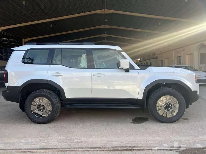 تويوتا برادو TXL 3 بنزين 2025 متاح اقساط و كاش 2