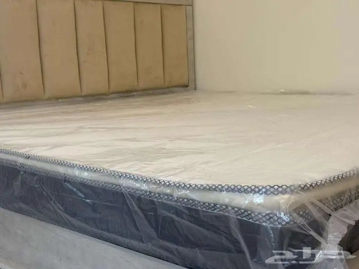 غرفة نوم كالجديدة للبيع مع المرتبة 2