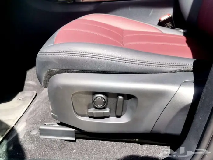 رنج روفر ايفوك SE P250 L موديل 2025 (جديد) 18