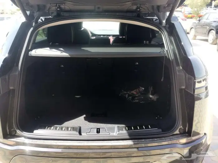 رنج روفر ايفوك SE P250 L موديل 2025 (جديد) 17
