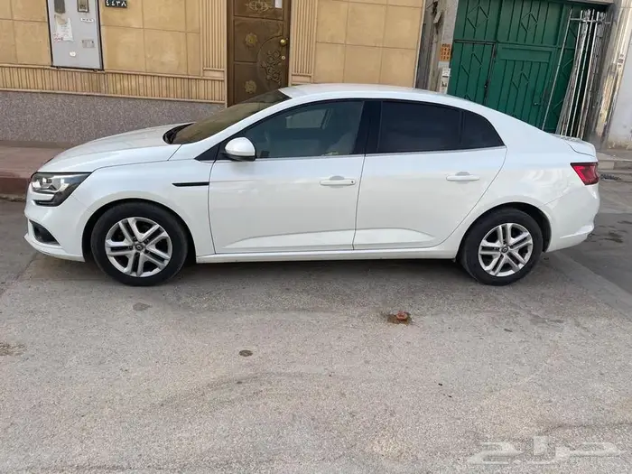رينو ميغان 4
