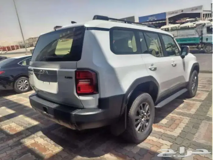 تويوتا برادو 2025 بنزين TXL-2 عبداللطيف جميل 6