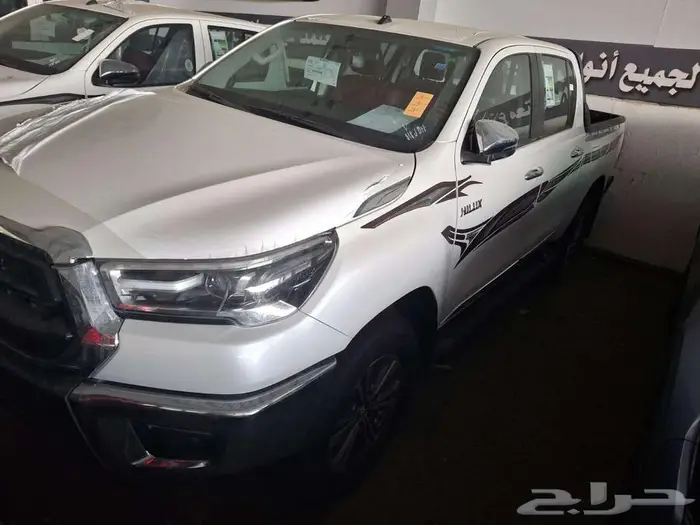 تويوتا هايلكس S-GLX دبل قير عادي 2025 1