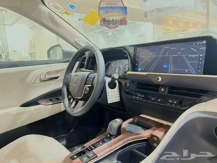 تويوتا كراون بريميوم هايبرد 2026 وبأقل الأسعار 12