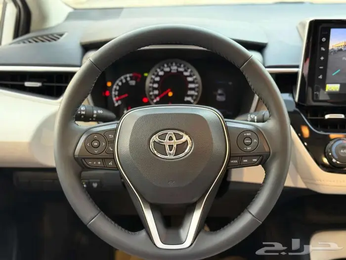 تويوتا كورولا GLI 2.0 فتحه بنزين 2025 1