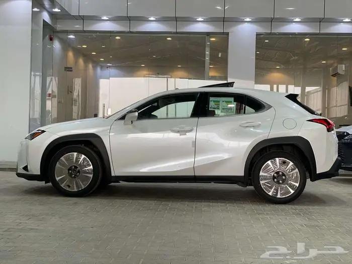 لكزس UX 300 H فل كامل هايبرد 2024 - عرض نهاية العام 3