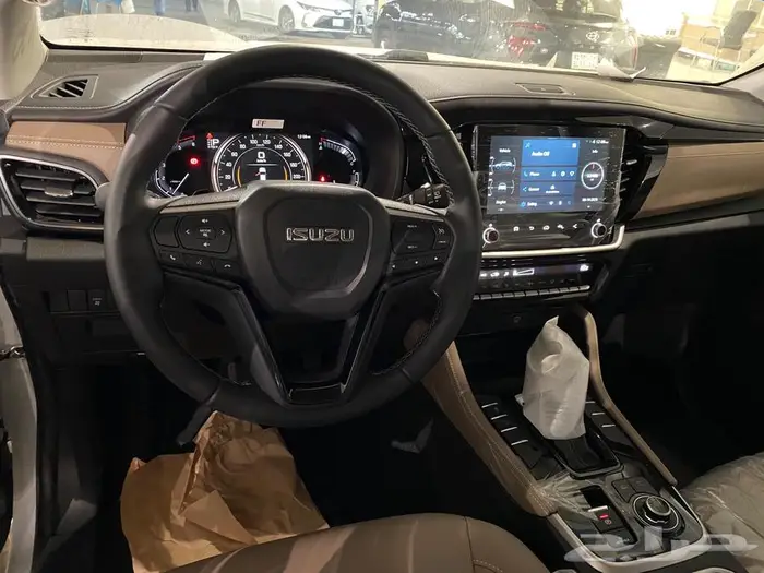 ايسوزو جيب ام يو اكس فل كامل 2025 اقل سعر 4