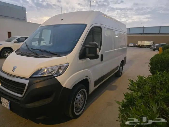 باص بيجو بوكسر 4