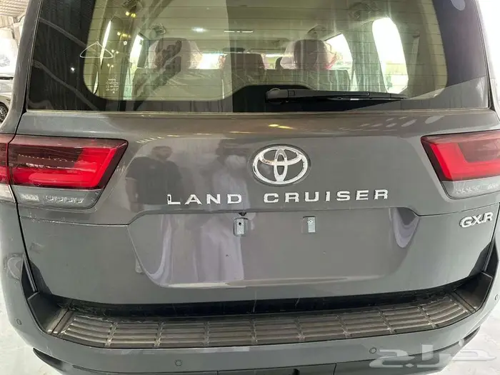 تويوتا لاندكروزر كروزر GXR.L4 خليجي فتحه سقف موديل2025 3