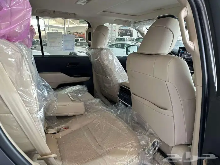 تويوتا لاندكروزر كروزر GXR.L4 خليجي فتحه سقف موديل2025 5