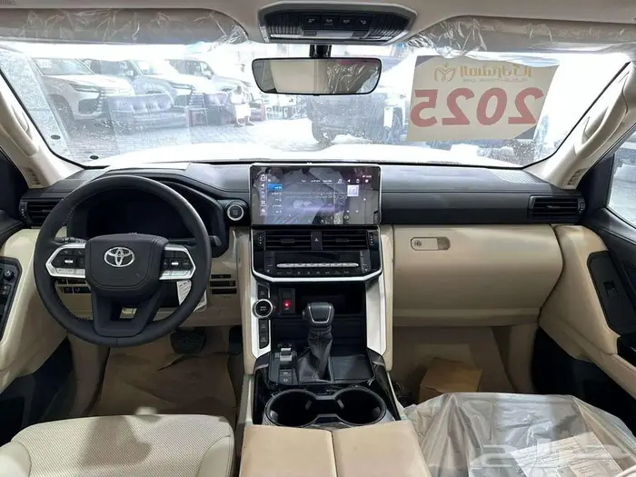 تويوتا لاندكروزر كروزر GXR.L4 خليجي فتحه سقف موديل2025 6