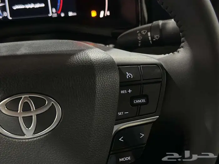 تويوتا كامري LE بنزين 2025 ابيض رمادي اسود 15