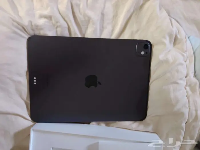 ايباد برو M4 512 شريحة 3