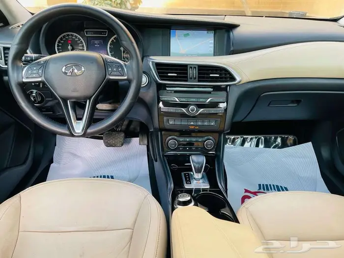 انفنتي Q30 فل 2017 بحالة ممتازة 5