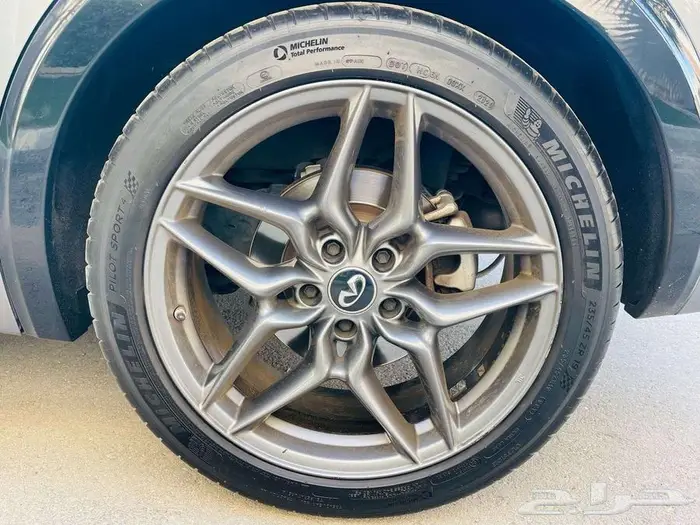 انفنتي Q30 فل 2017 بحالة ممتازة 13