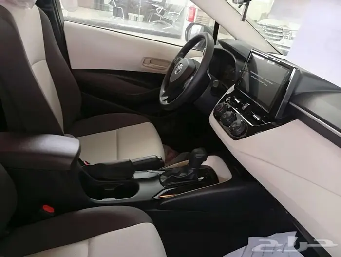 تويوتا كورولا مطور فتحه بنزين 2025 10