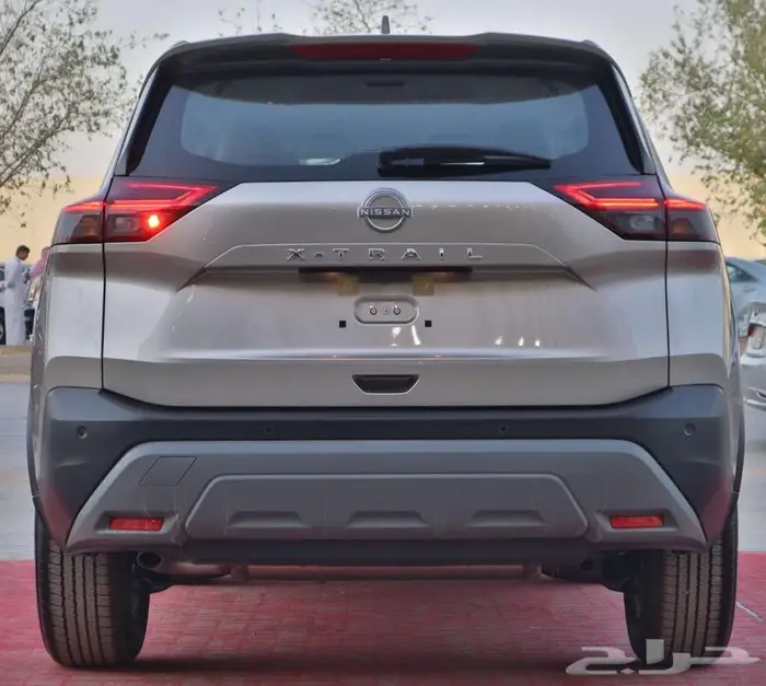 نيسان اكس تريل 5 ركاب استندر 2025 4