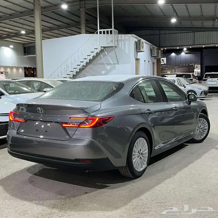 كامري LE بنزين 2025 - كاش و أقساط 14