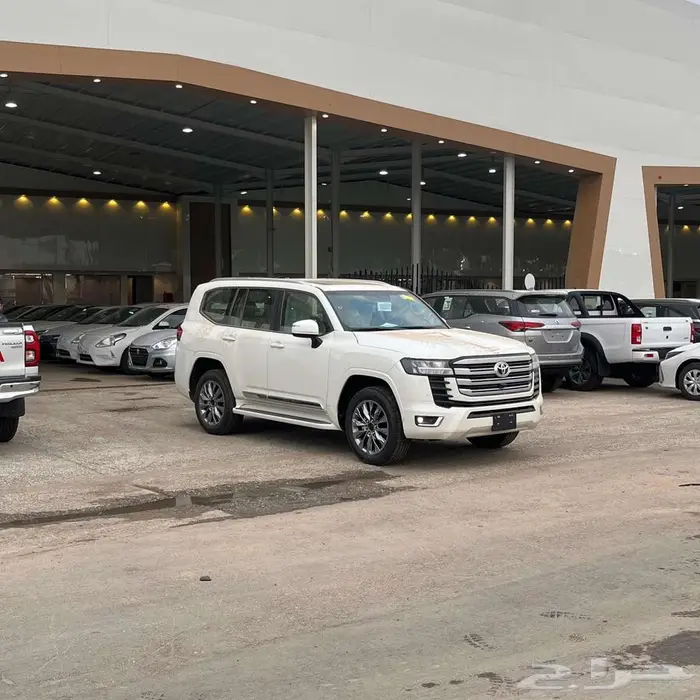 تويوتا لاندكروزر GXR4 بنزين 2025 - كاش و أقساط 1