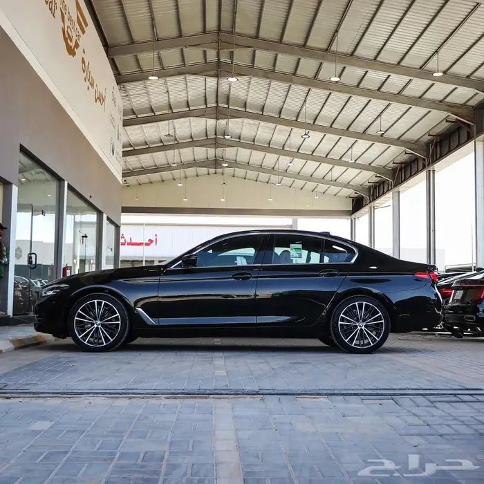 بي ام دبليو 520i موديل 2023 2