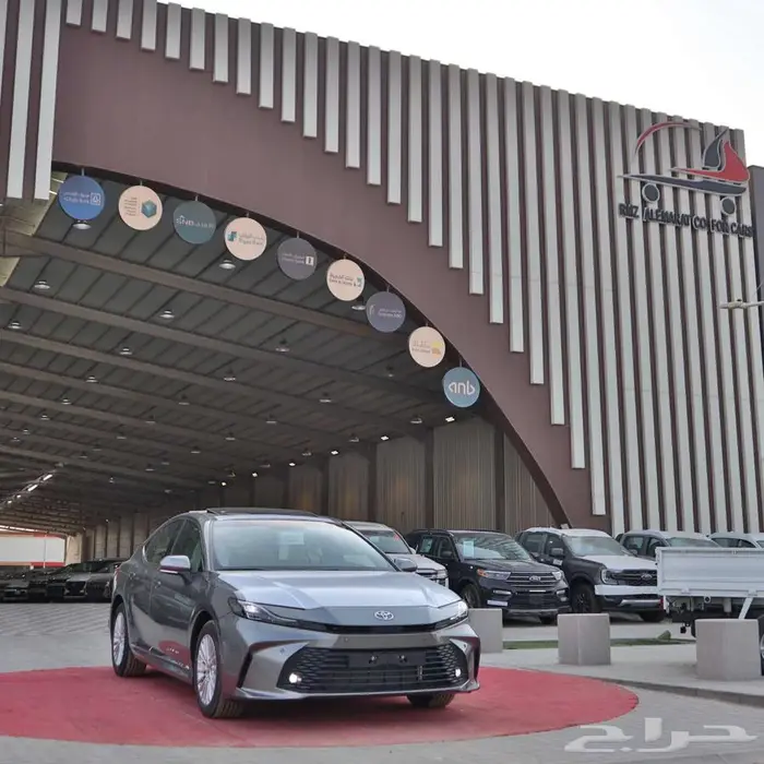 تويوتا كامري 2025 جميع الفئات والالوان 7