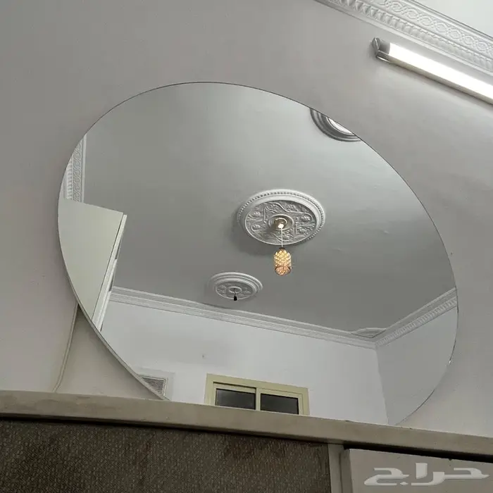 طاولة تزيين (تسريحة) جدارية فخمة مع مرآة وإضاءة LED 1