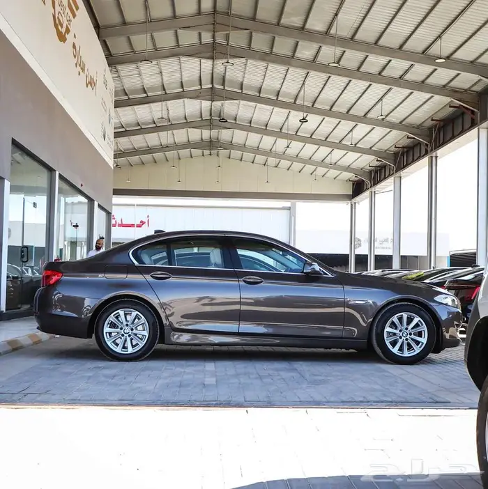 بي ام دبليو 520i موديل 2013 3