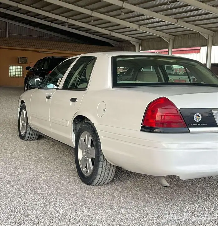 فورد فكتوريا 2011 10