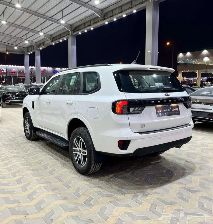 فورد ايفرست XLS بنزين دبل 2.3 موديل 2025 ابيض 4