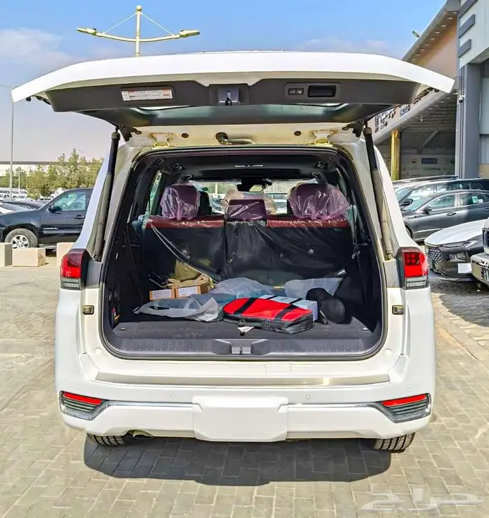 تويوتا لاندكروزر في اكس ار VXR موديل 2024 باقل سعر 7