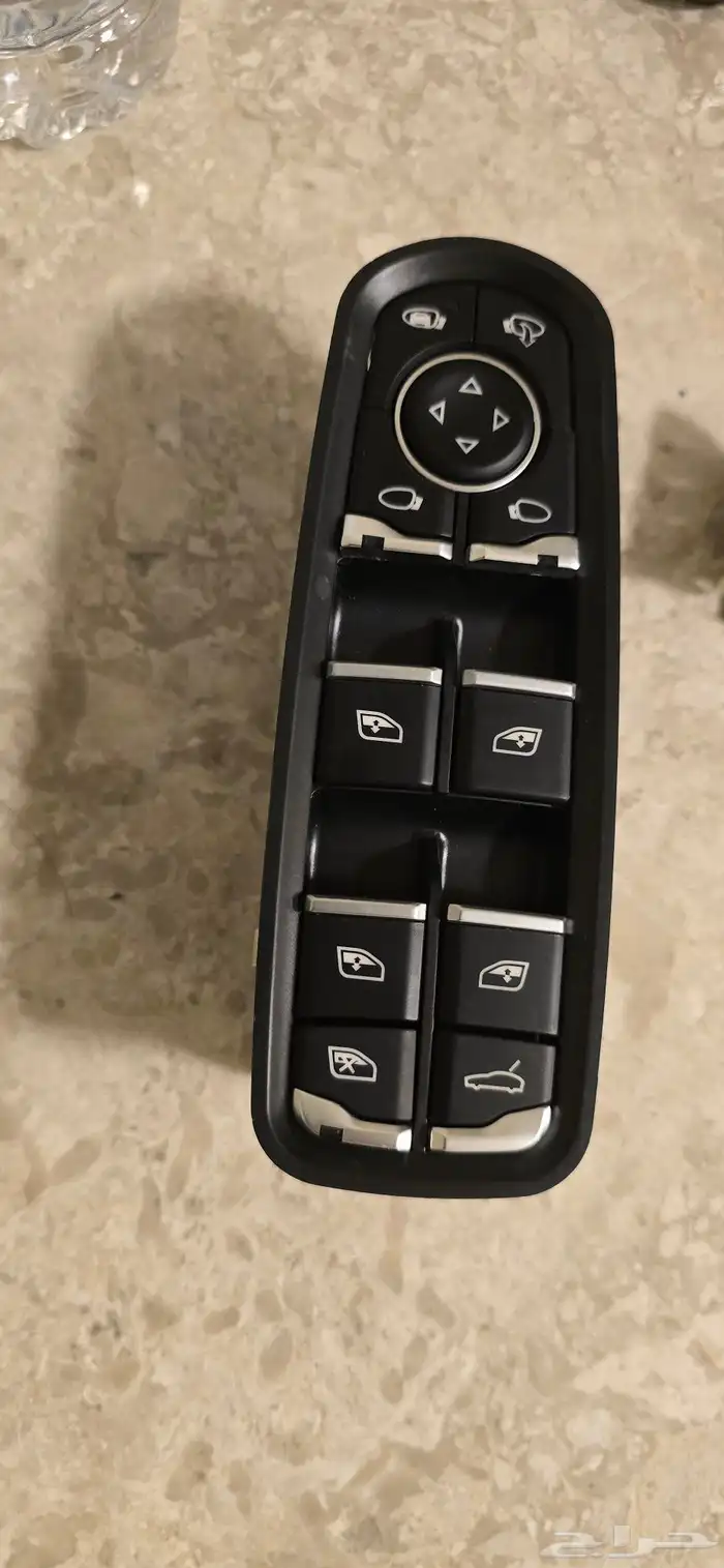 للبيع لوحه ازرار بورش باناميرا 2010-2013 0