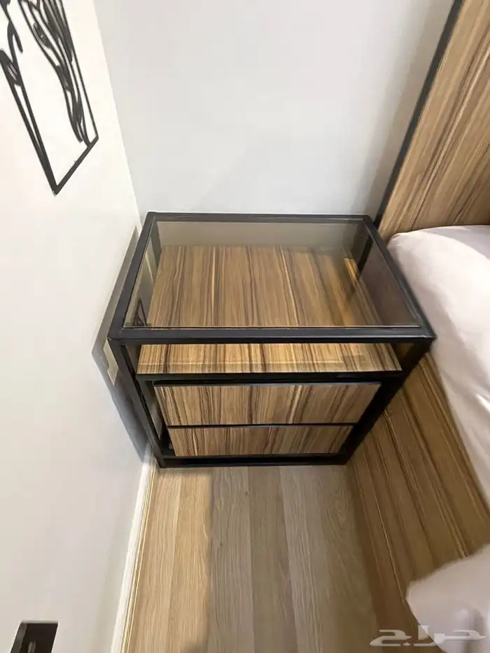 غرفة نوم دولاب زاوية وسرير واثنين كوميدينو وتسريحة 2