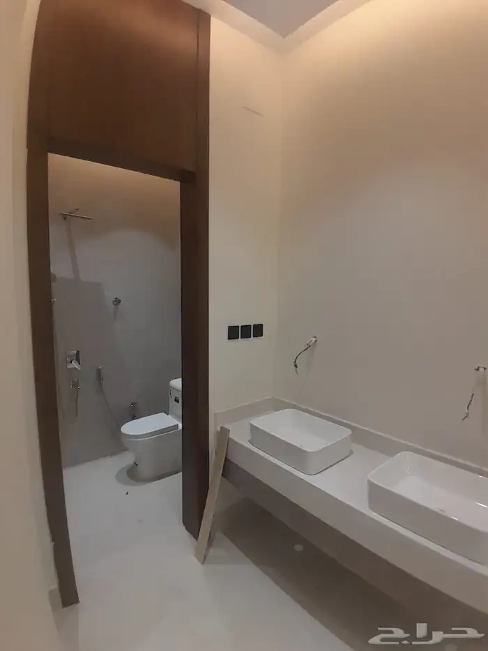 للبيع شقه دور ثاني مع ملحق من 7غرف المصعد شغال جاهز ب 590الف 4