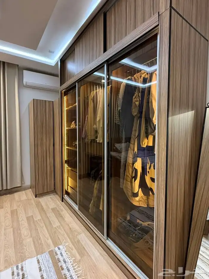 غرفة نوم دولاب زاوية وسرير واثنين كوميدينو وتسريحة 5