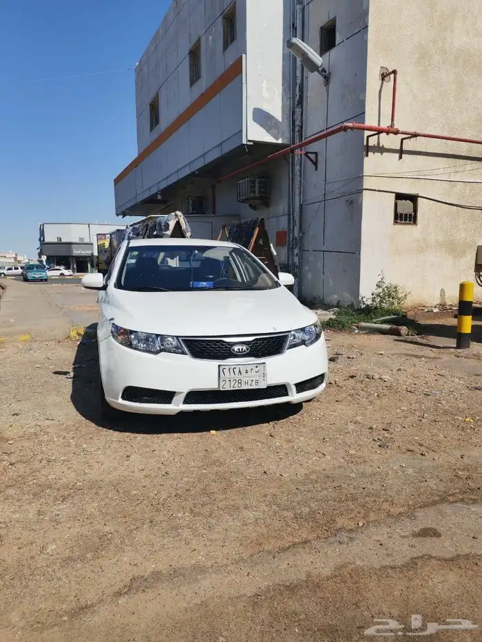 كيا سيراتو 2012 للبيع مكينه جربكس مكيف عضلات كلها كويسه 2