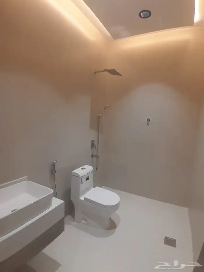 للبيع شقه دور ثاني مع ملحق من 7غرف المصعد شغال جاهز ب 590الف 12