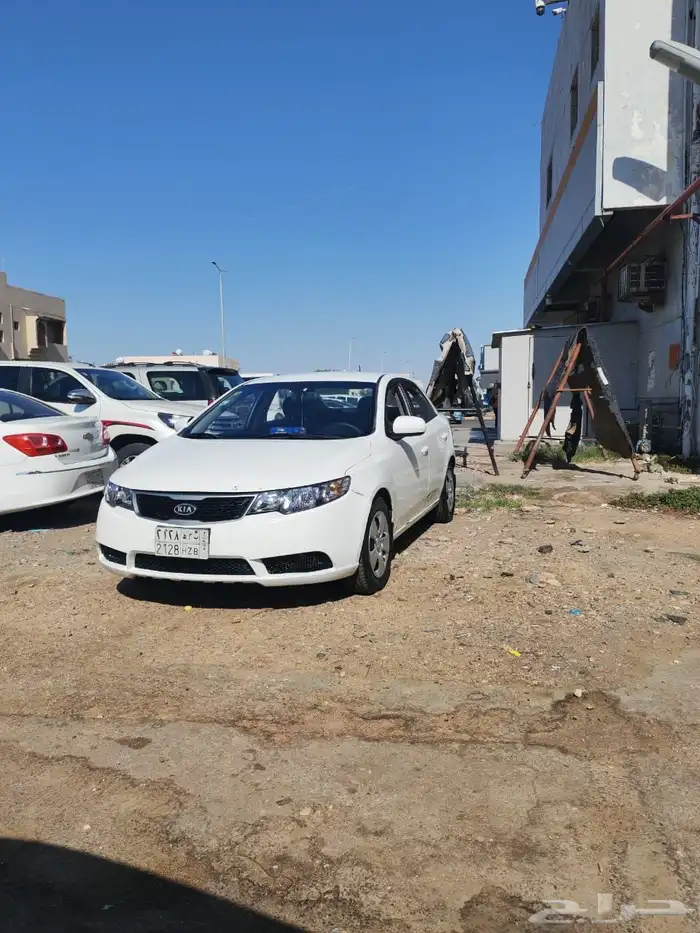 كيا سيراتو 2012 للبيع مكينه جربكس مكيف عضلات كلها كويسه 1