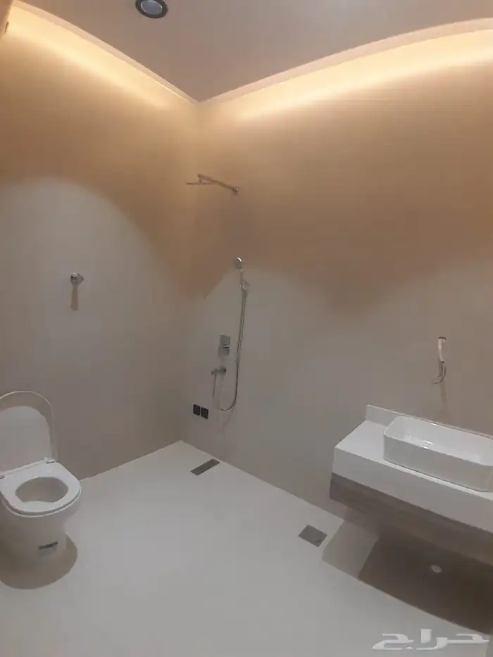 للبيع شقه دور ثاني مع ملحق من 7غرف المصعد شغال جاهز ب 590الف 14