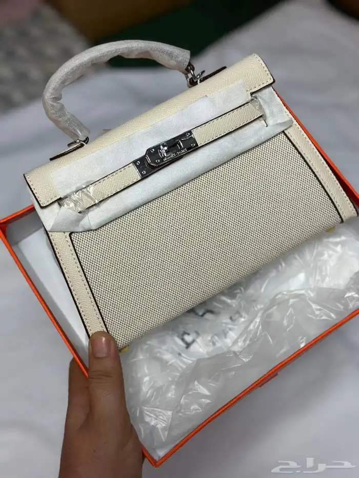 شنط تقليد ماركه هاي كواليتي والماستر وإكسسوارات 54