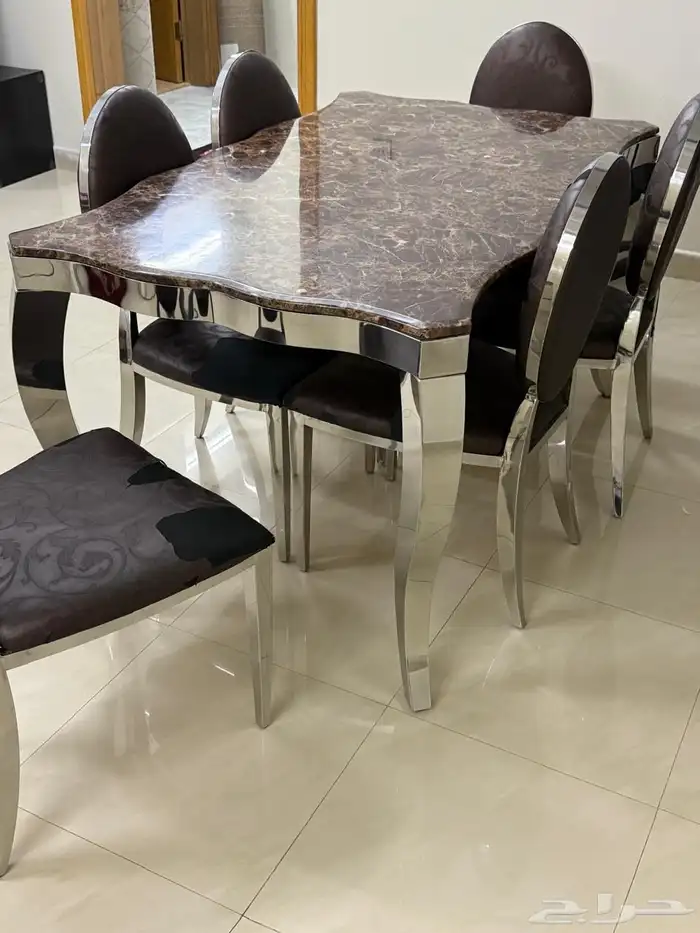 طاولة طعام رخام طبيعي نظيف الكراسي تحتاج تنجيد خذها مجانا 2