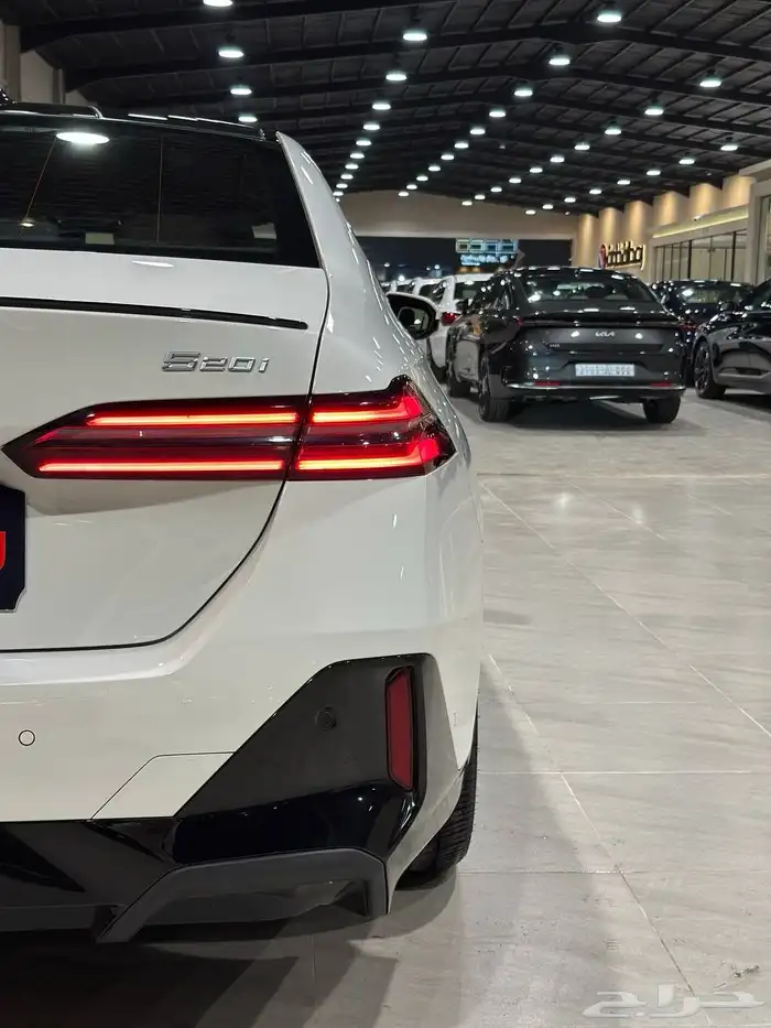 بي ام دبليو 520i kit M 2025 بلاك ادشن . رصد الفخامة 9
